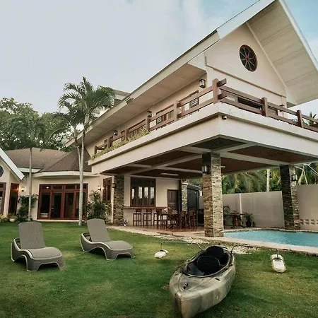 Exclusive Beachfront House W/ Pool & Saltwater Tub